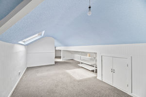 Attic Room- click for photo gallery